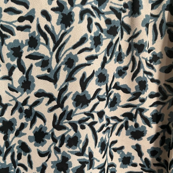 {LOFT} blouse tanktop floral front tie detail cream blue floral print size XS - Picture 5 of 5